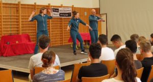 Theaterstück „Fake Paradise“ am Freihof-Gymnasium aufgeführt