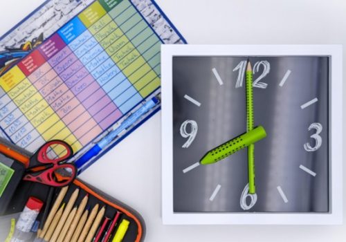 Unterrichtszeiten-Uhr